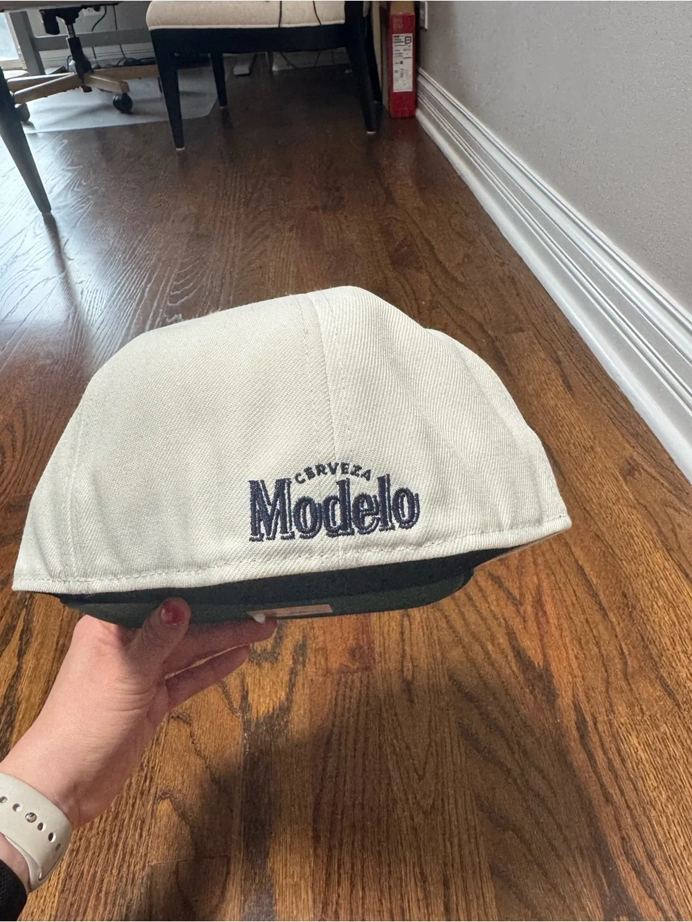Modelo Branded Two-Tone Skull Patch Snapback Hat - Cream & Navy